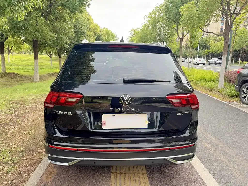 Volkswagen Tiguan L — фото 6