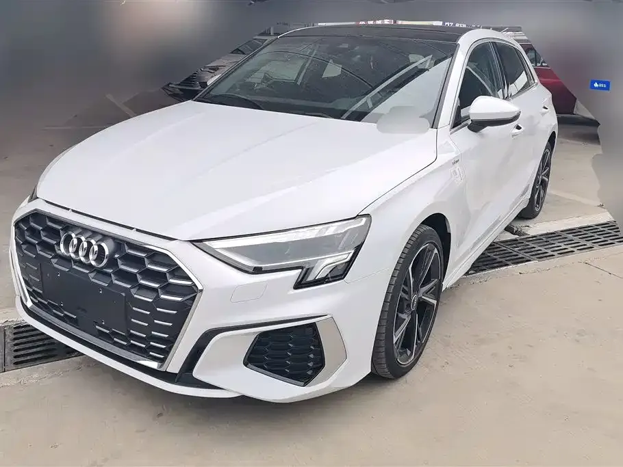 Audi A3 — фото 1
