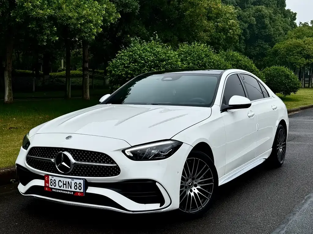 Mercedes-Benz C-Class — фото 1