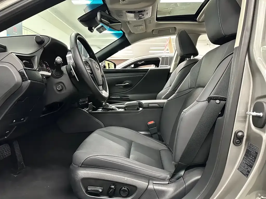 Lexus ES 2021 из CN, фото 3