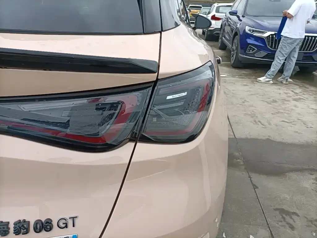 BYD Seal 06GT — фото 9
