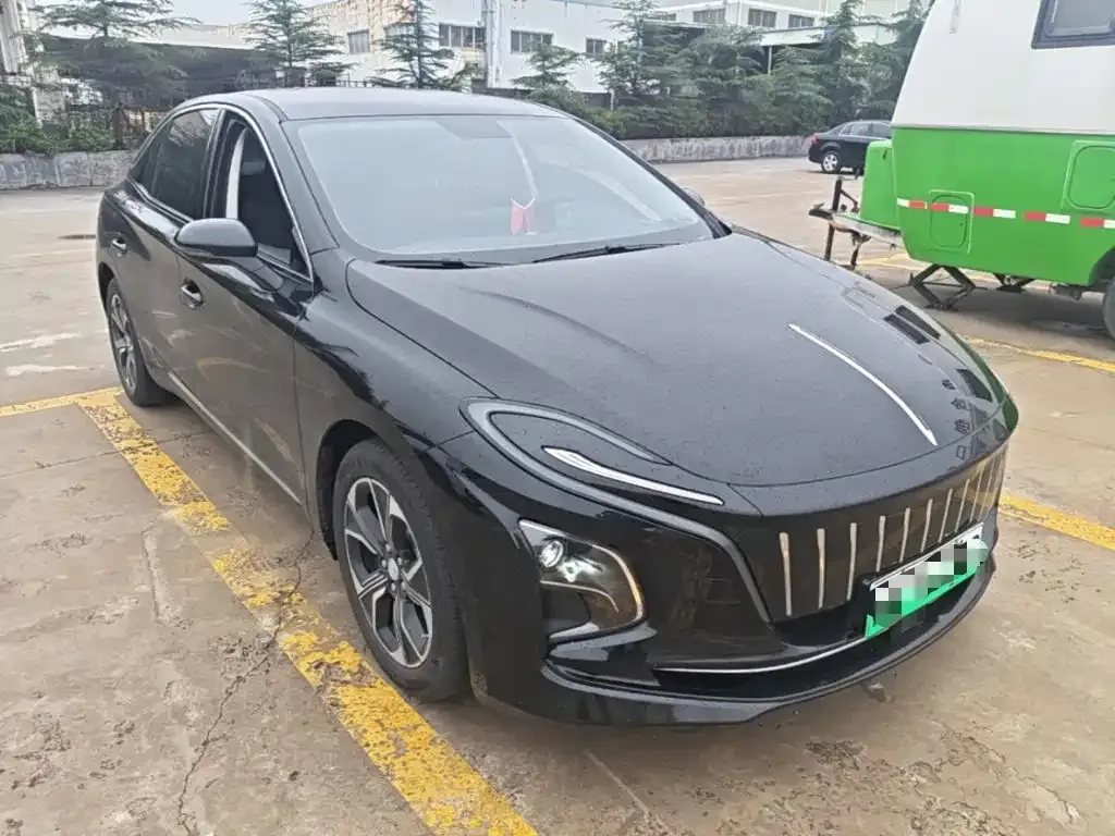 Hongqi E-QM5 — фото 9