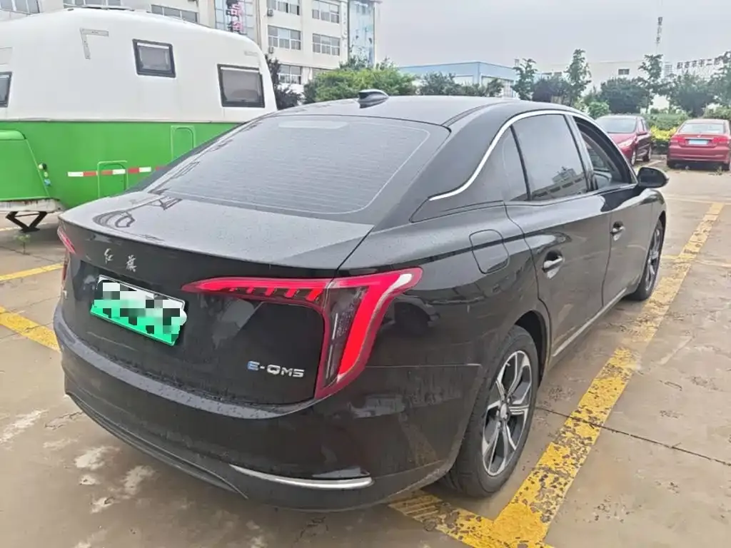 Hongqi E-QM5 — фото 3