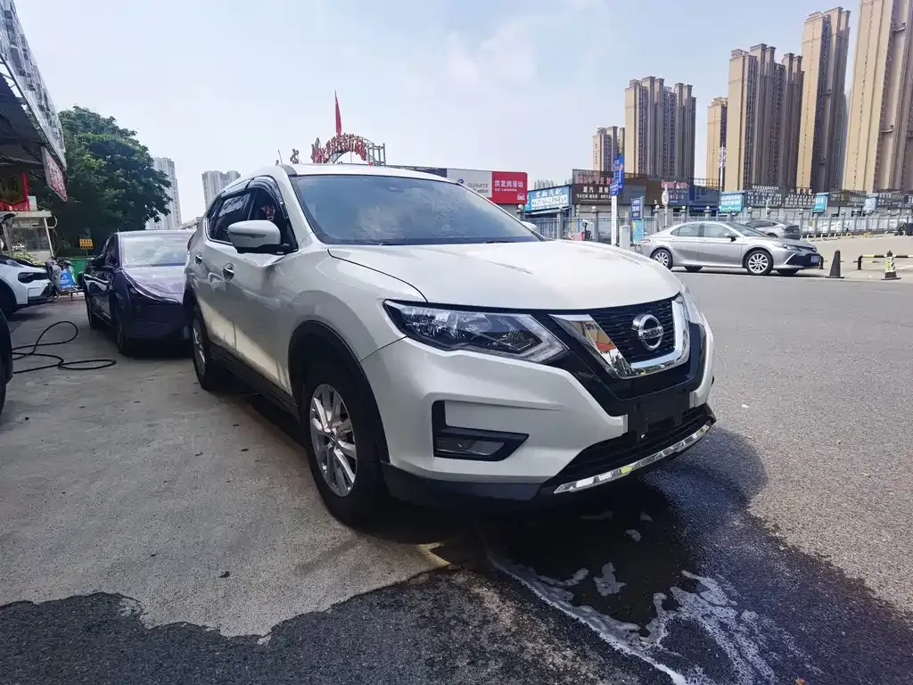 Nissan X-Trail — фото 9