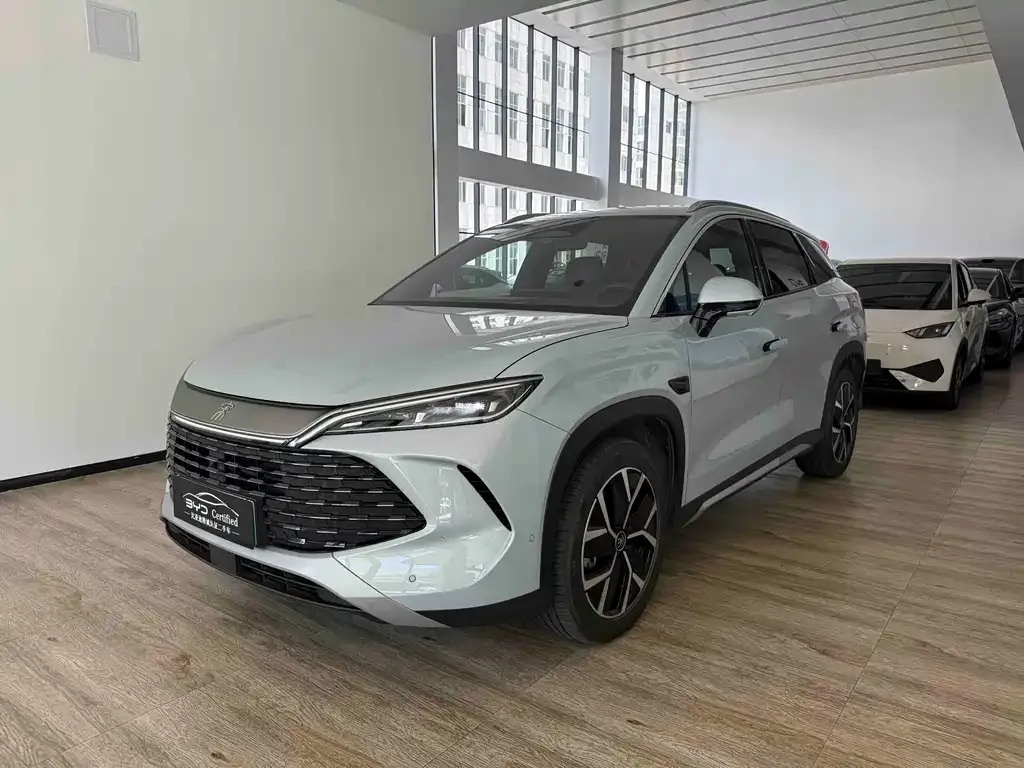 BYD L DM-i — фото 1