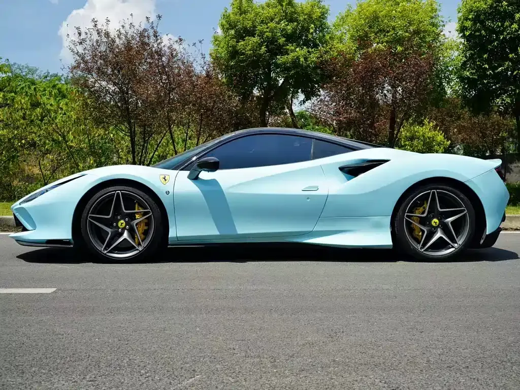 Ferrari F8 — фото 9