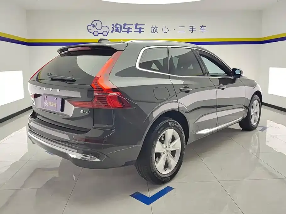 Volvo XC60 — фото 10