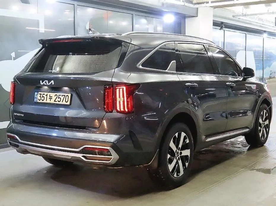 Kia Sorento — фото 5