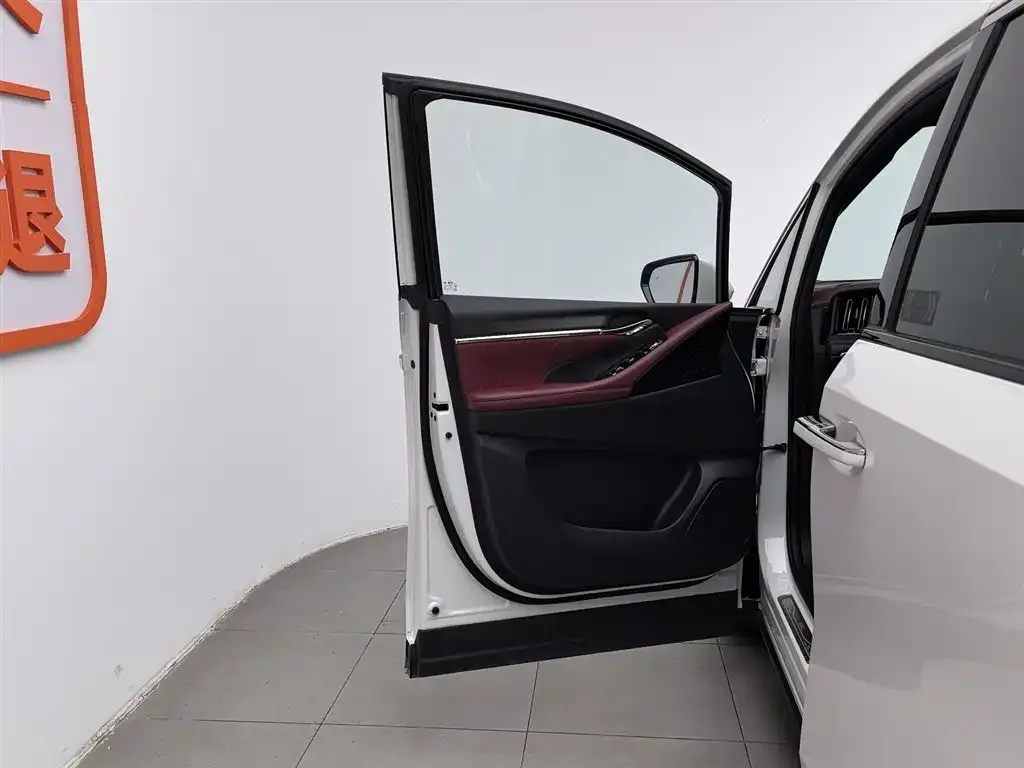 GAC Motor Trumpchi M8 — фото 3