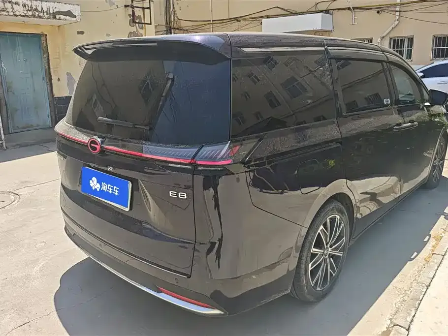 GAC Motor 传祺E8 PHEV — фото 10
