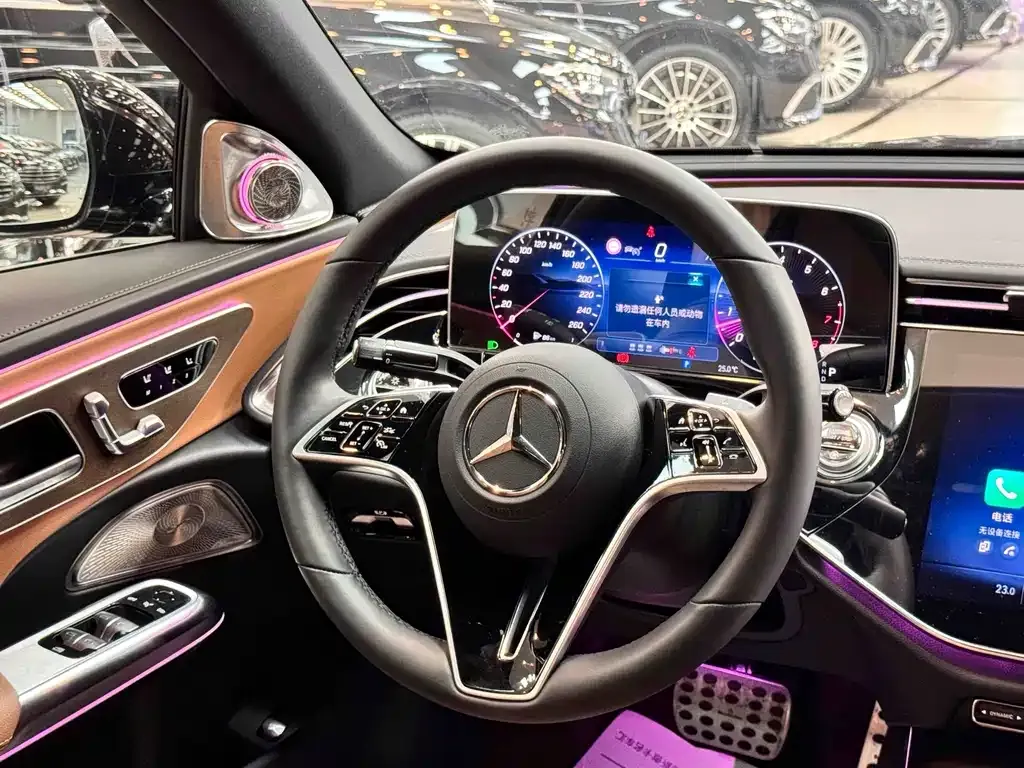 Mercedes-Benz E-Class — фото 10