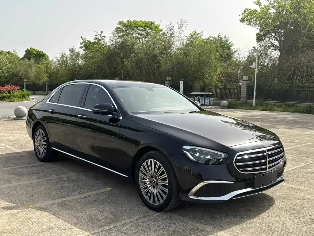 Mercedes-Benz E-Class — фото 10