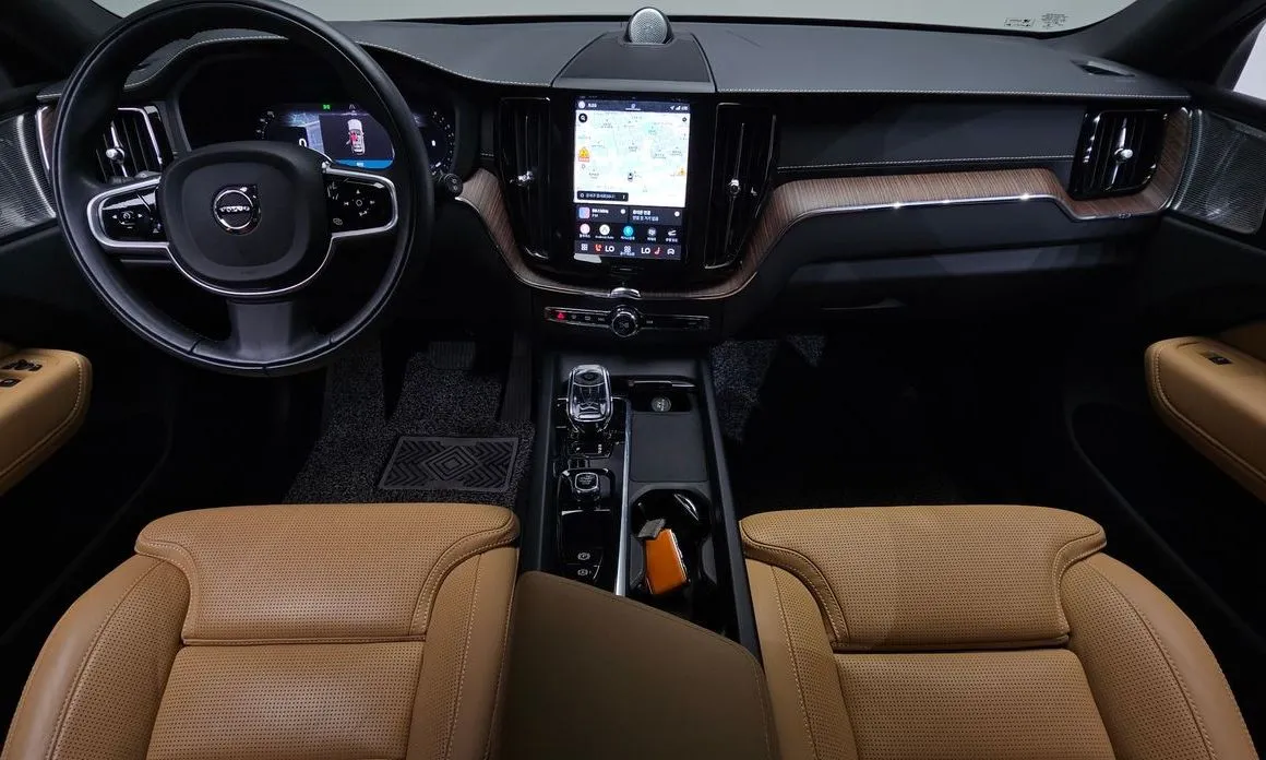 Volvo XC60 — фото 2