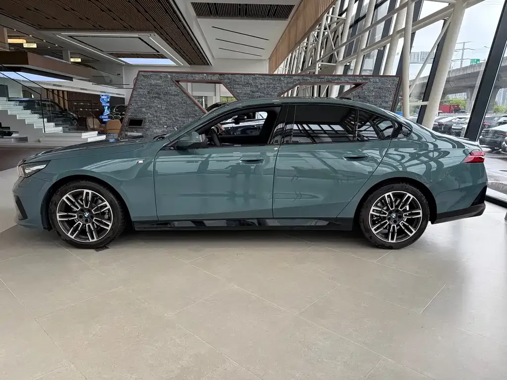 BMW 5 Series (Import) — фото 10