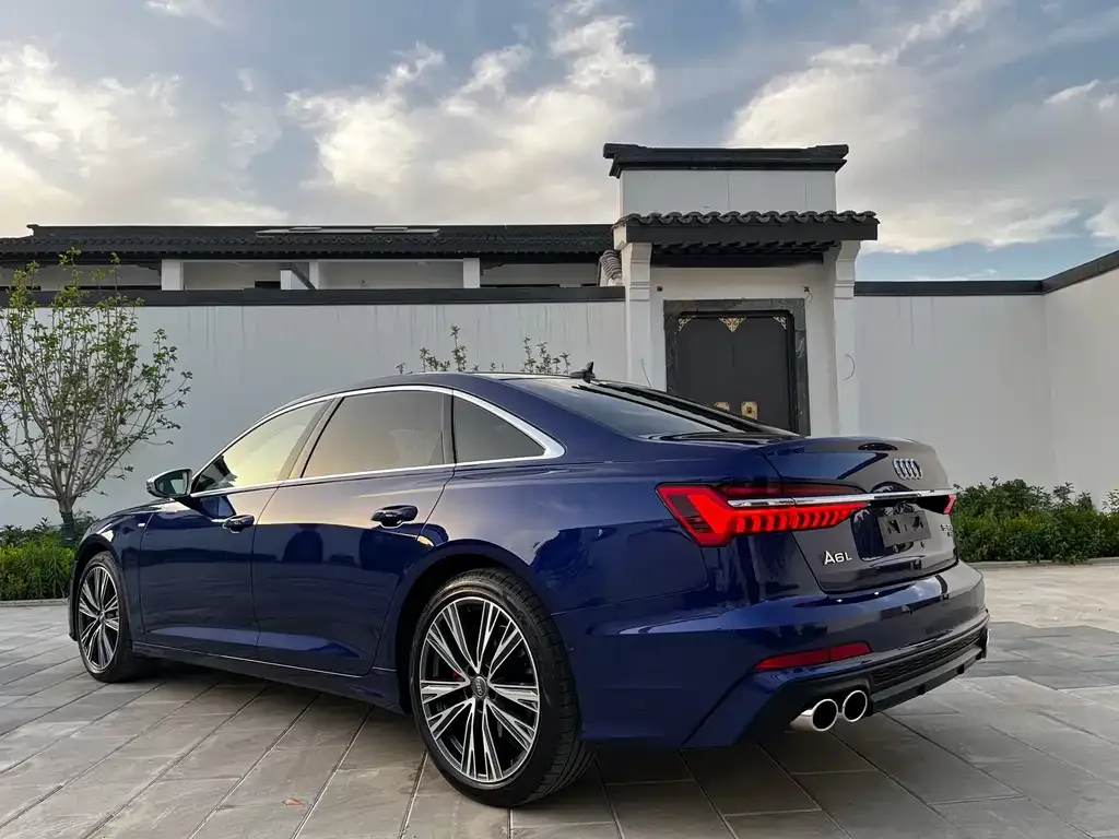 Audi A6L — фото 10