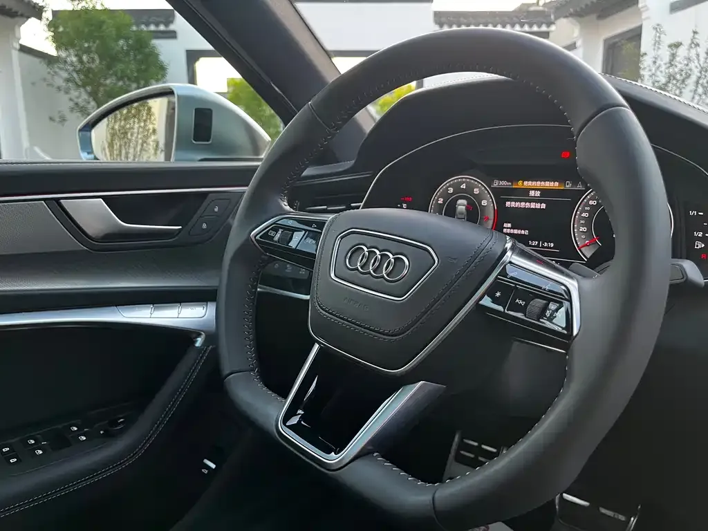 Audi A6L — фото 2