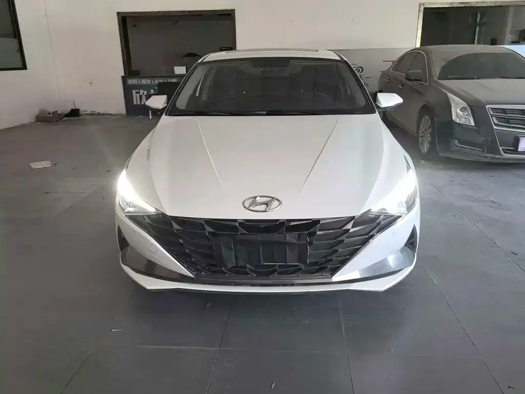 Hyundai Elantra — фото 6