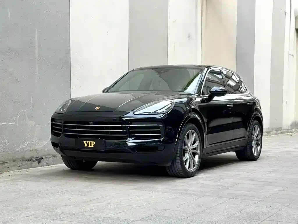 Porsche Cayenne — фото 1