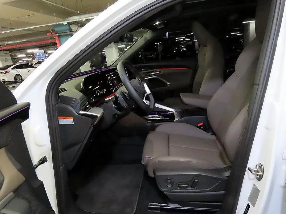 Audi Q5 2025 из KR, фото 4