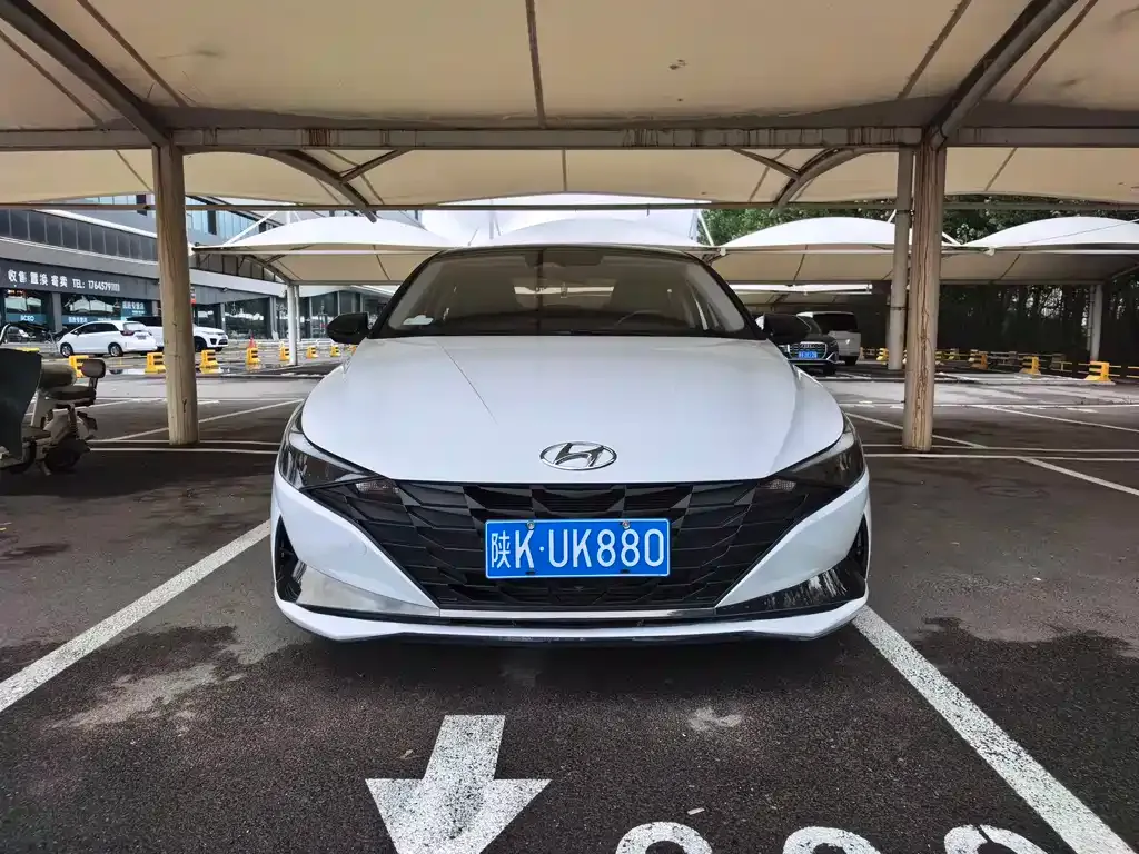 Hyundai Elantra — фото 9