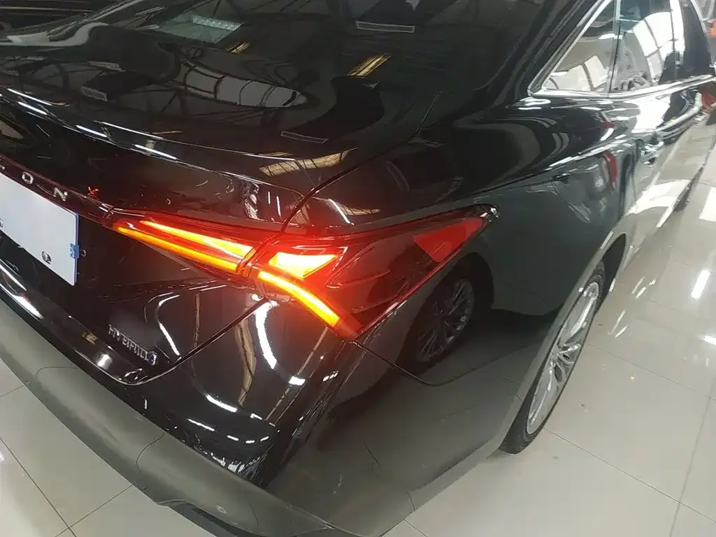 Toyota Avalon — фото 10