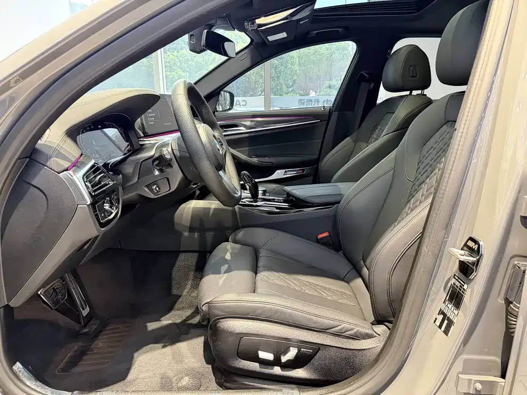 BMW 5 Series (Import) 2023 из CN, фото 9