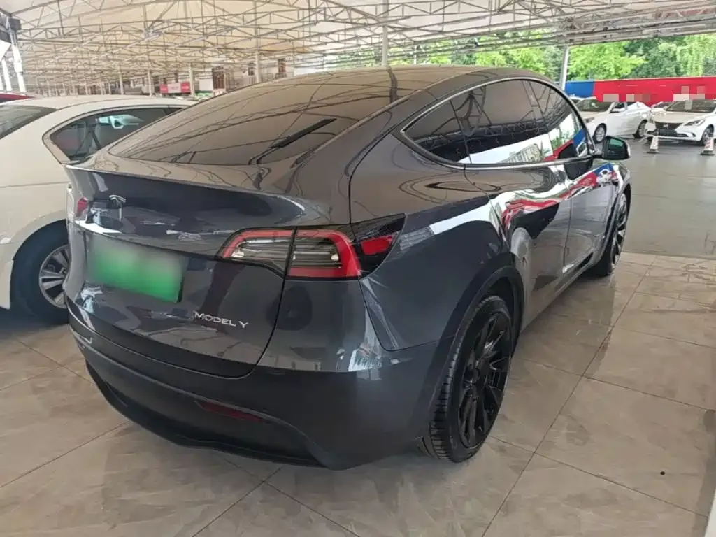 Tesla Model Y — фото 4
