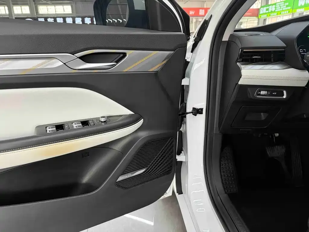 Geely Emgrand L 2022 из CN, фото 8