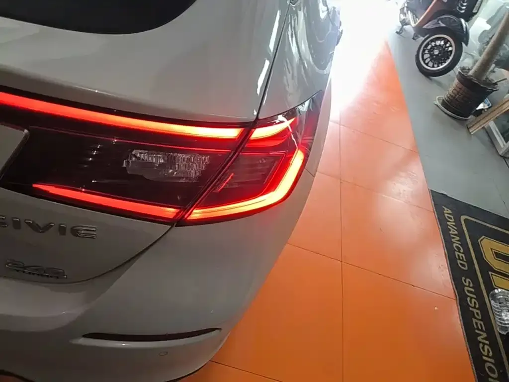 Honda Civic — фото 10