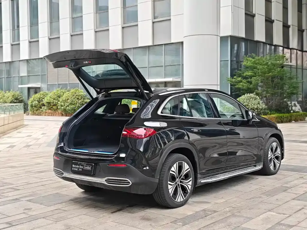 Mercedes-Benz EQE SUV — фото 10