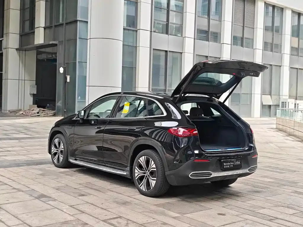 Mercedes-Benz EQE SUV — фото 4