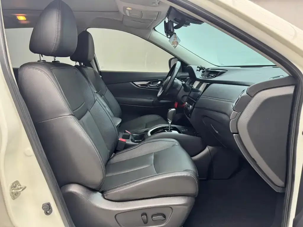 Nissan X-Trail — фото 10