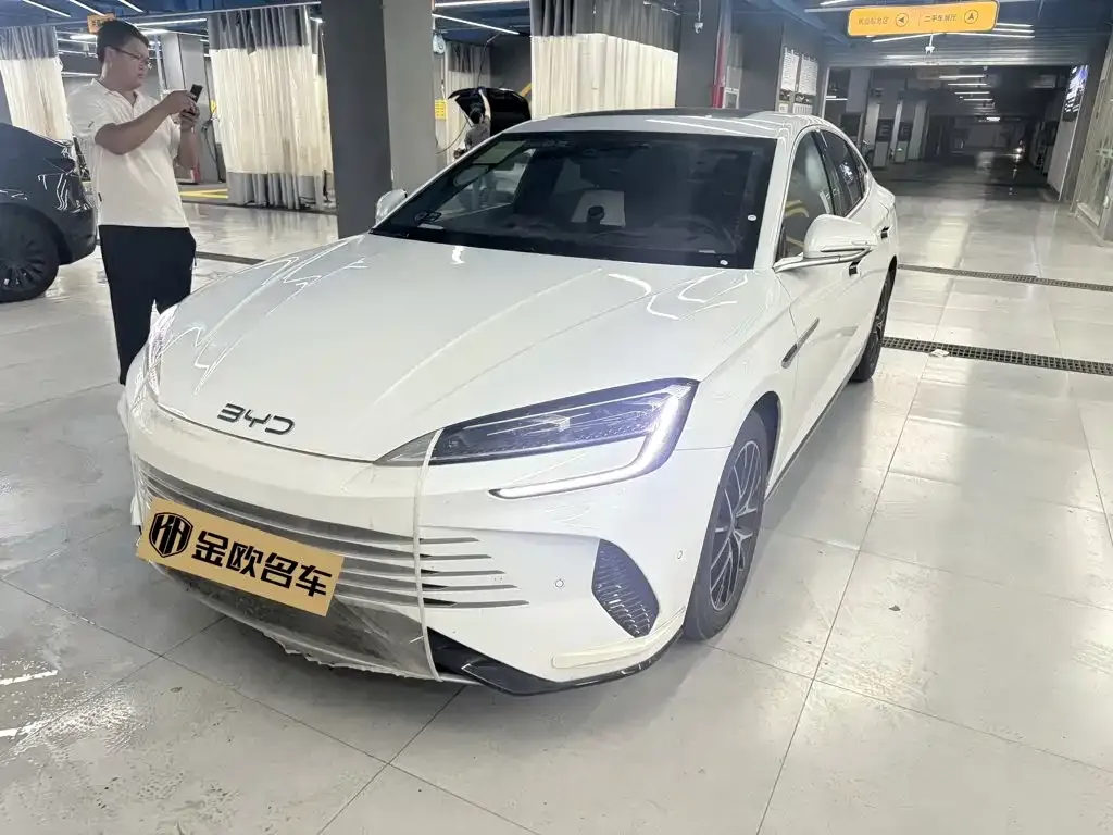 BYD Seal — фото 1