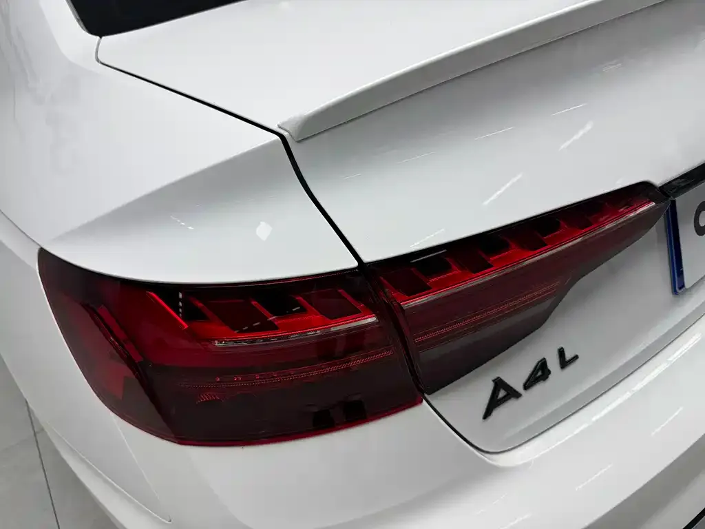 Audi A4L — фото 4
