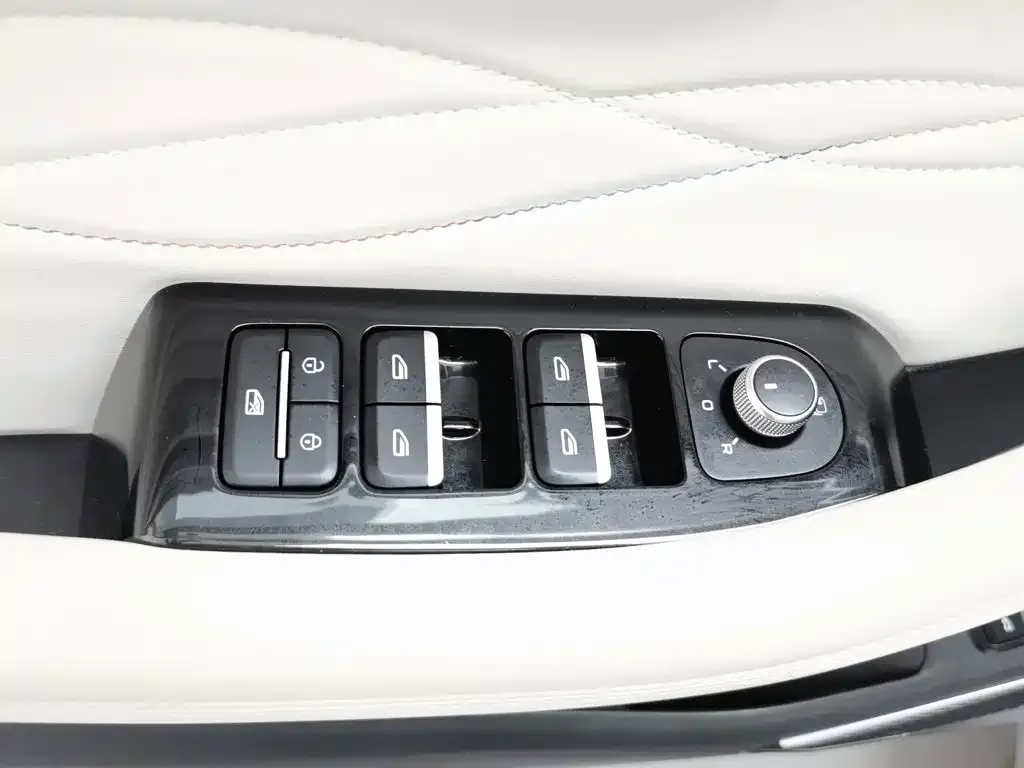 Geely Xingyue L — фото 2