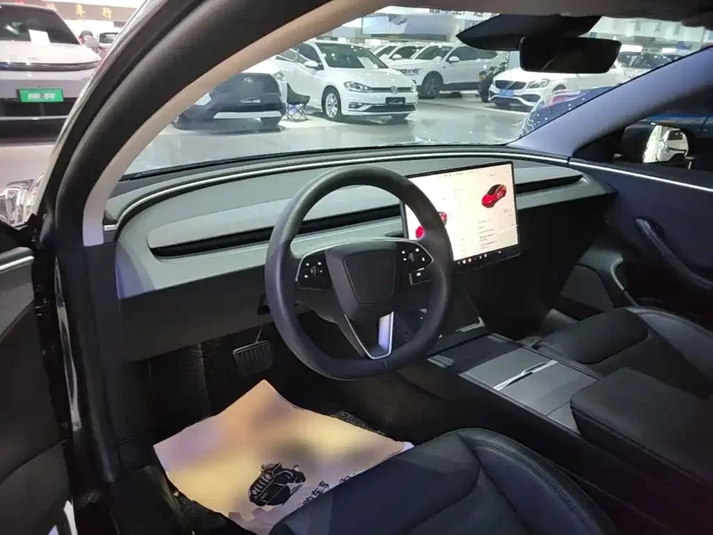 Tesla Model 3 — фото 2
