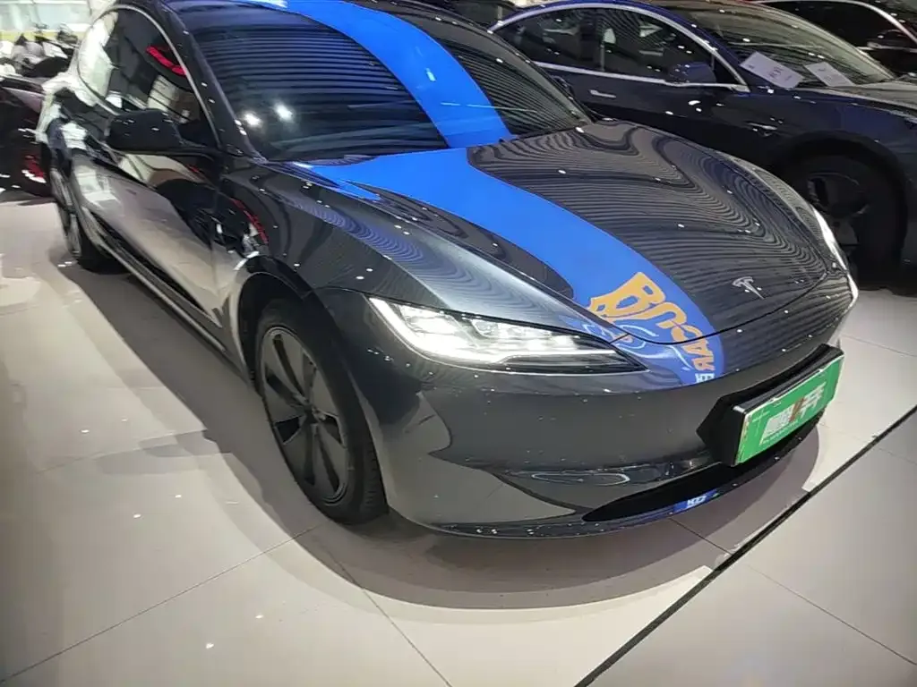 Tesla Model 3 — фото 4