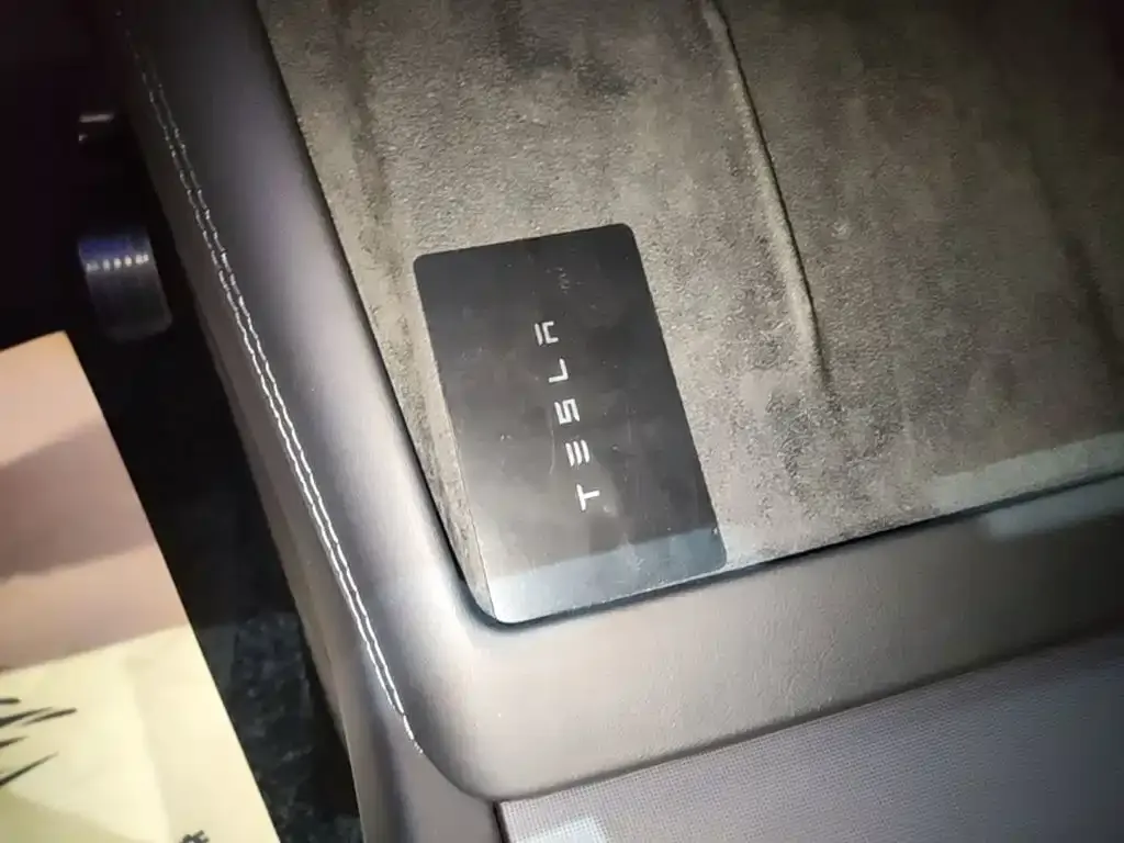 Tesla Model 3 — фото 3