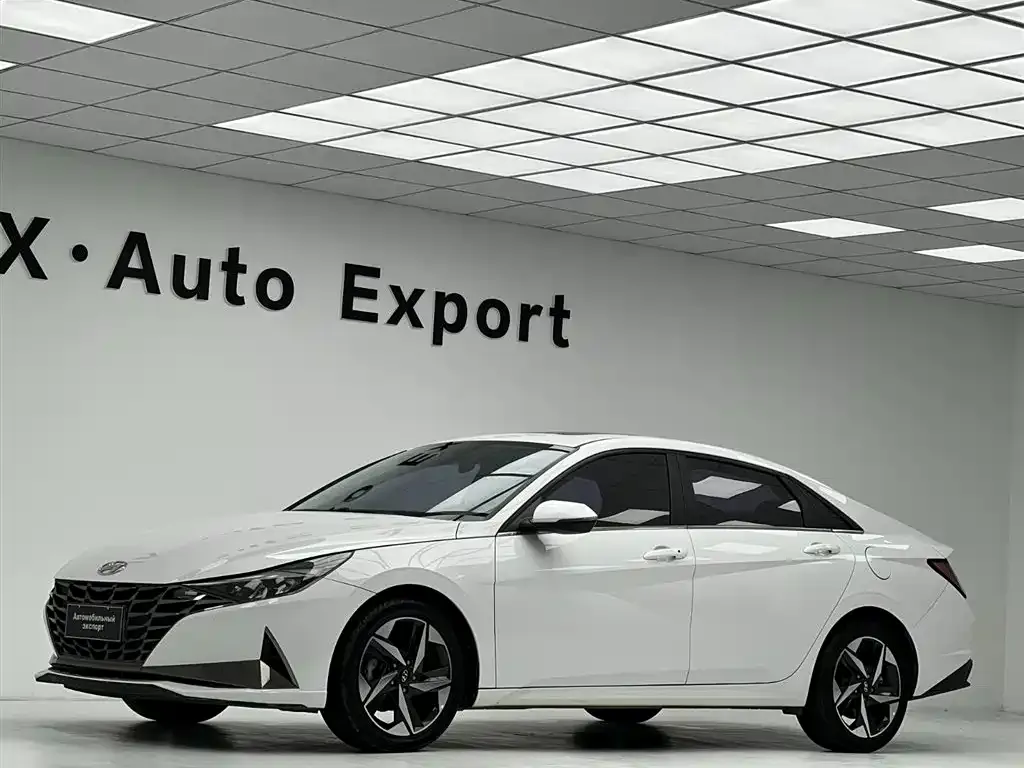Hyundai Elantra — фото 7