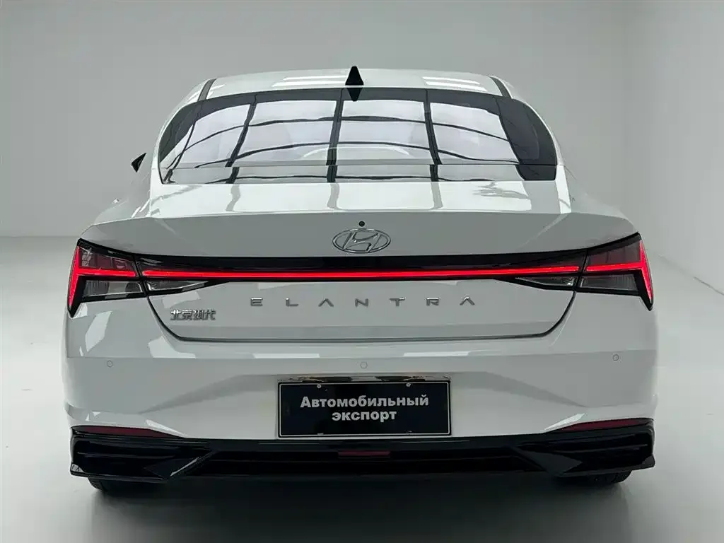 Hyundai Elantra — фото 10