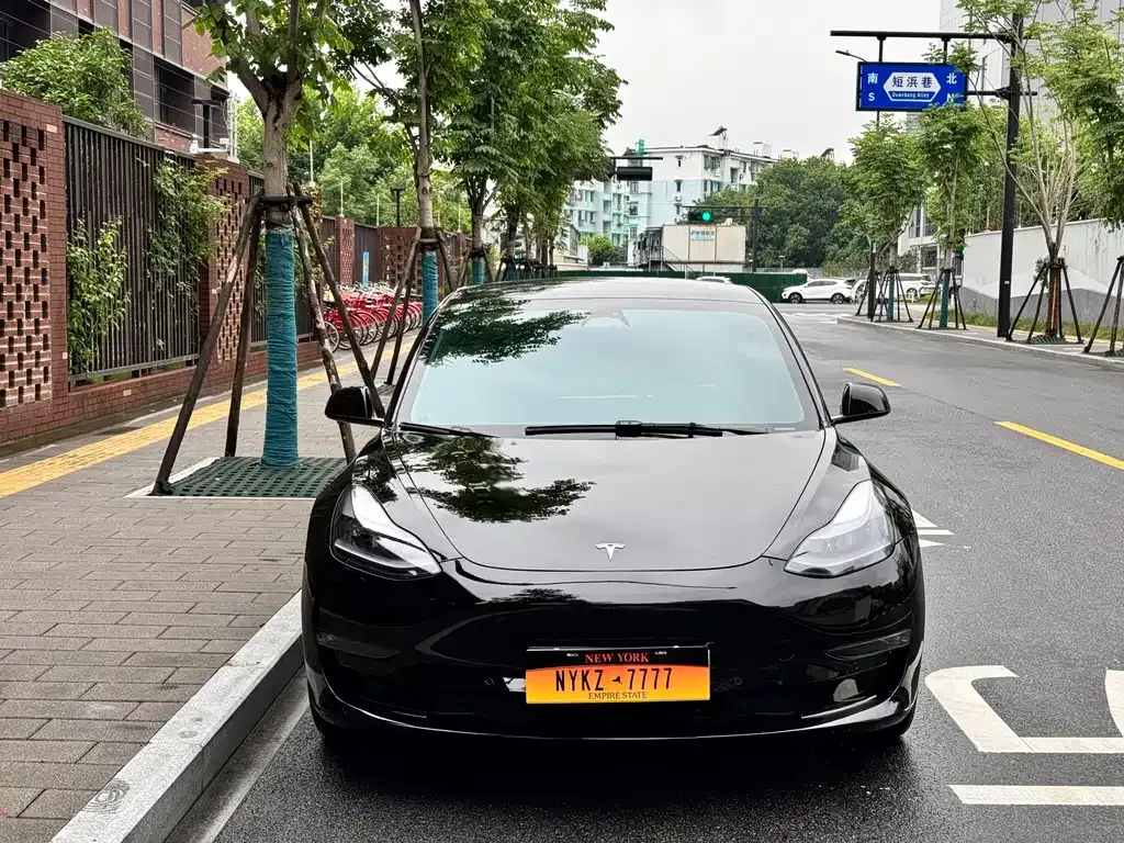 Tesla Model 3 — фото 4