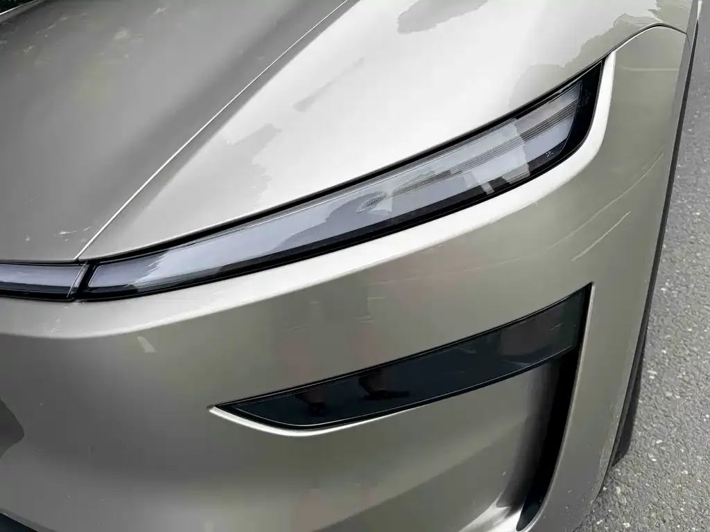 Tesla Model Y L — фото 2