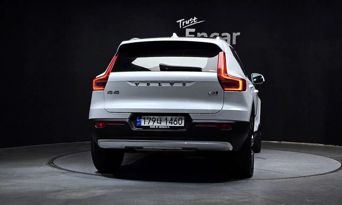 Volvo XC40 — фото 9