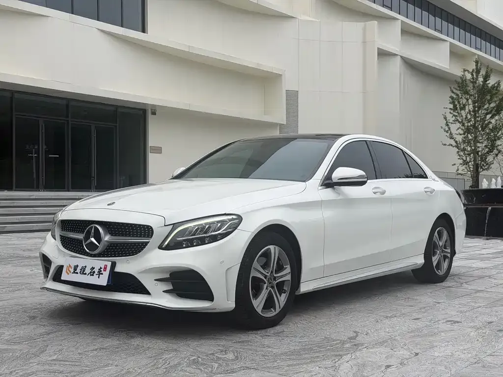 Mercedes-Benz C-Class — фото 1