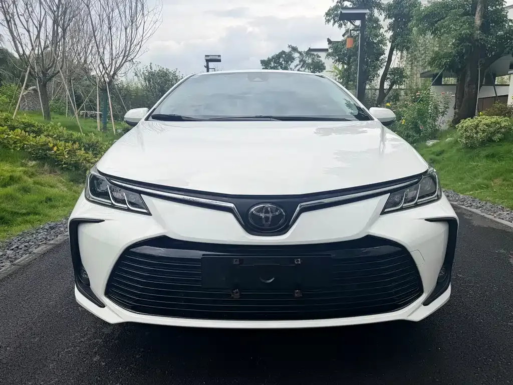 Toyota Corolla — фото 9