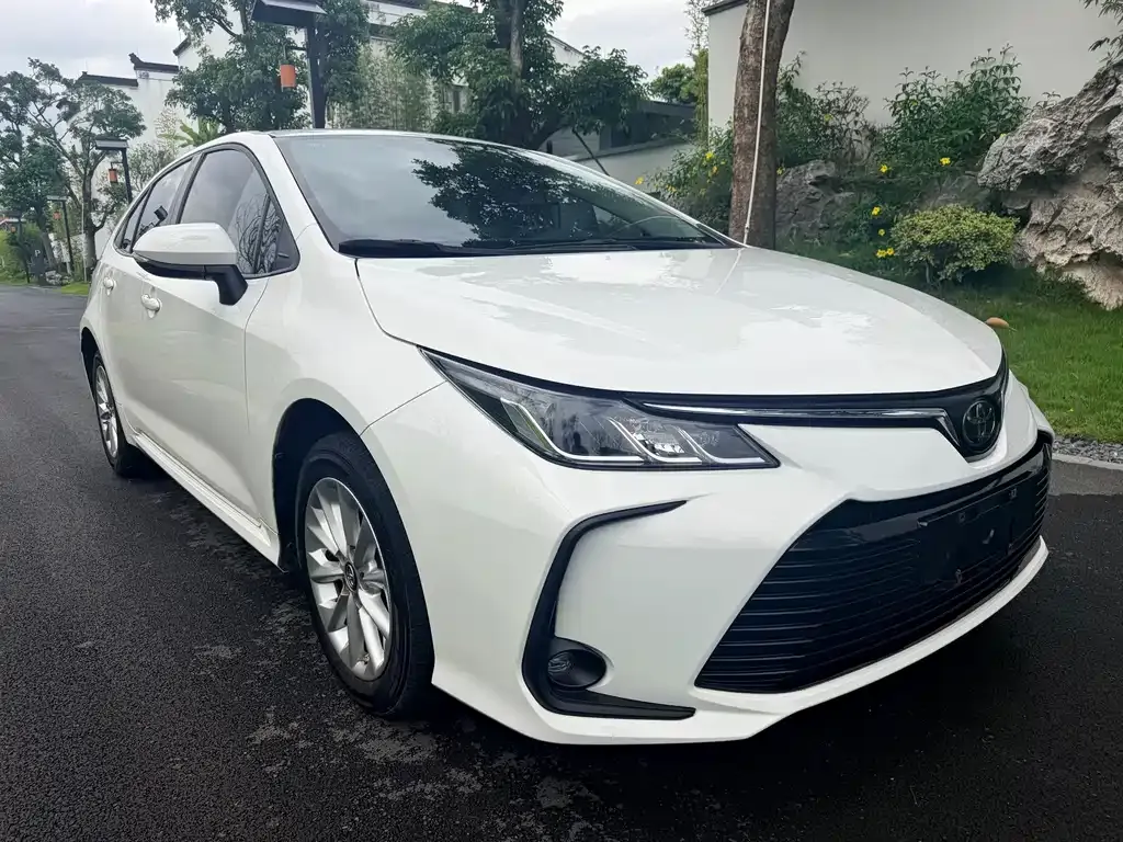 Toyota Corolla — фото 3