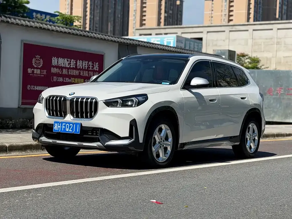 BMW X1 — фото 1