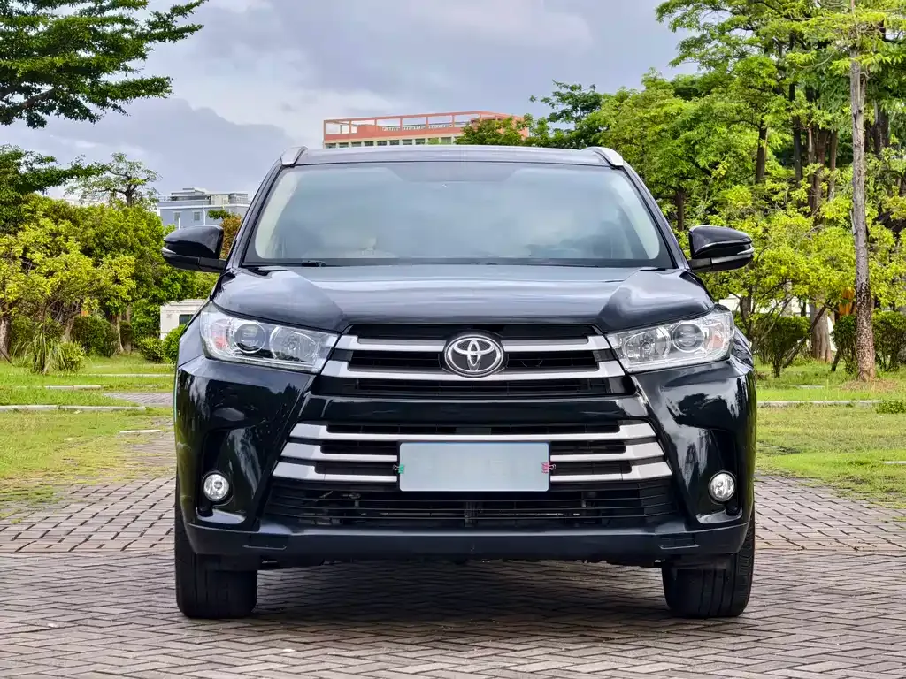 Toyota Highlander — фото 2