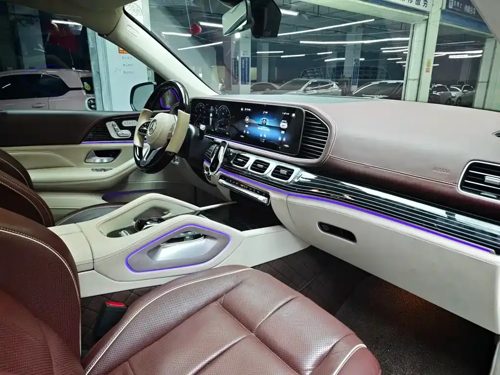 Mercedes-Benz GLS — фото 10