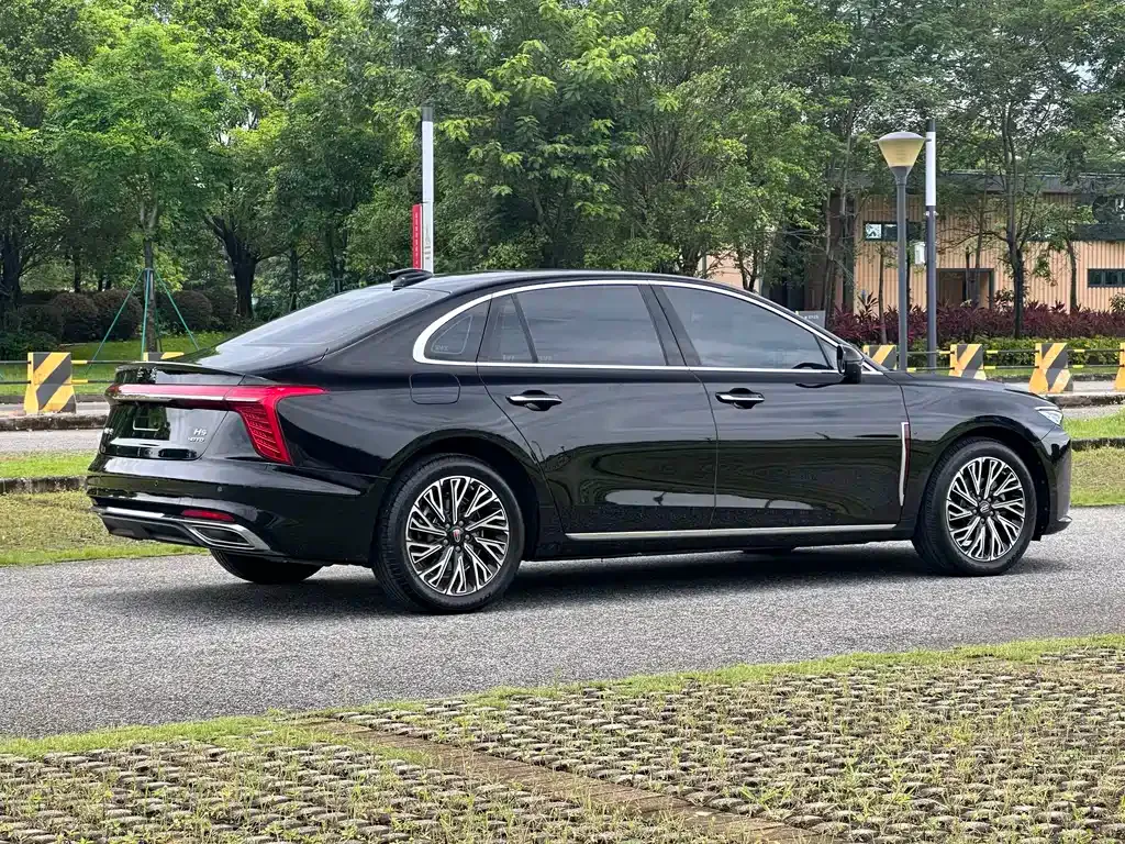 Hongqi H5 — фото 10